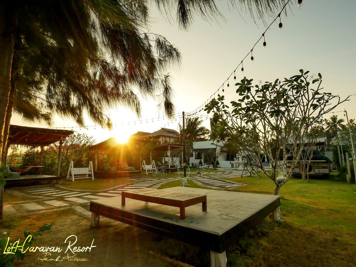 Loft Caravan Resort Хаад Чао Самран Екстериор снимка